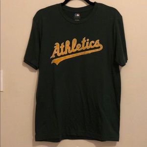 Vintage Oakland Athletics MLB baseball graphic short sleeve crew neck t-shirt